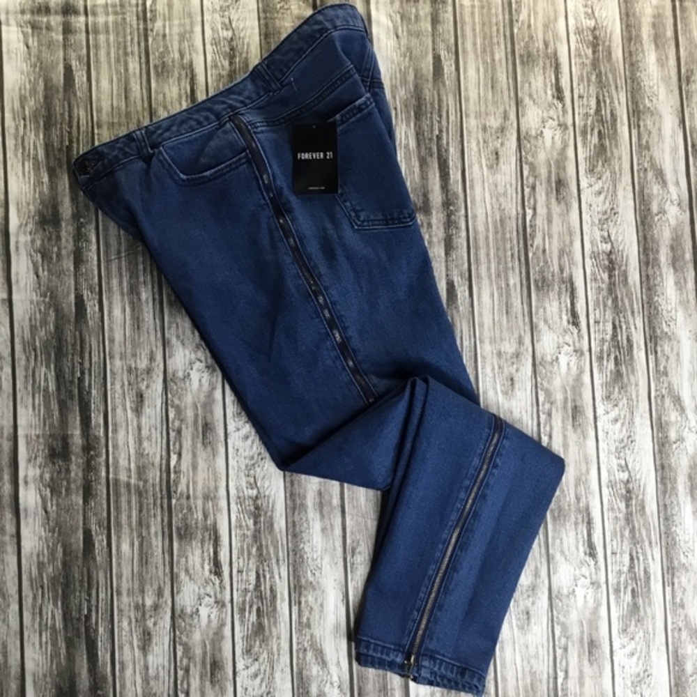 NWT Women’s Forever 21 Jeans Full Zippered…